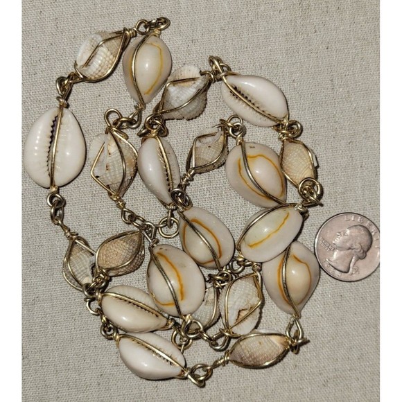 Vintage Caged Cowrie Conch Shell Necklace 60s/70s Wire Wrapped 32" Gold Tone Lei - Picture 5 of 5